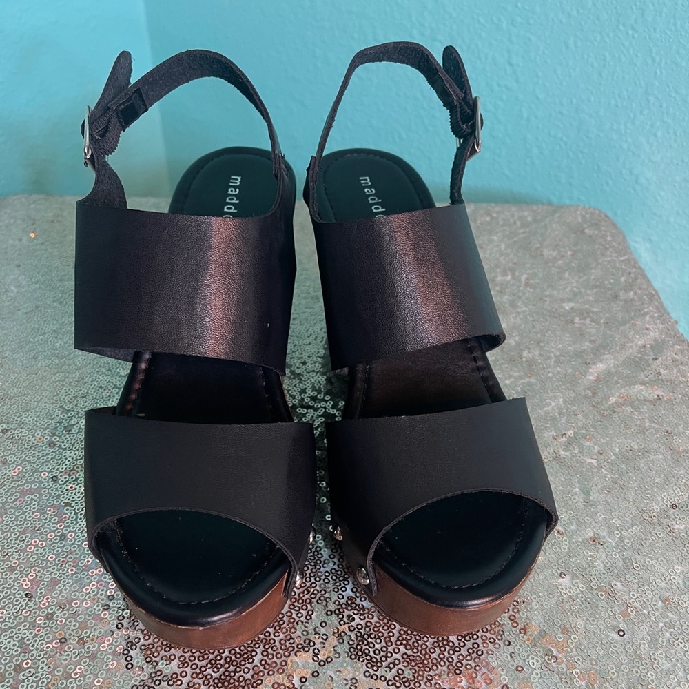 Black, Madden Girl ,size 7 1/2 wedges, excellent condition.